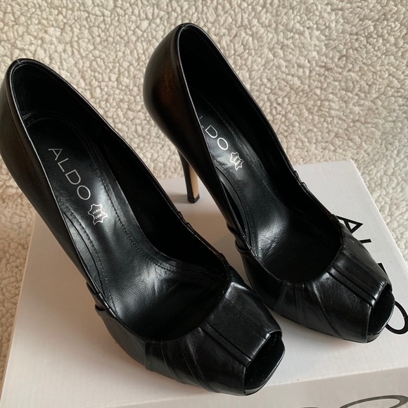 Aldo high heels, black leather, size 8. - Picture 6 of 10